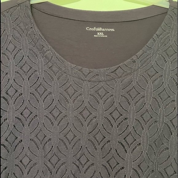 Croft and Barrow ladies top color eggplant size XXL pretty design on front - Picture 3 of 6